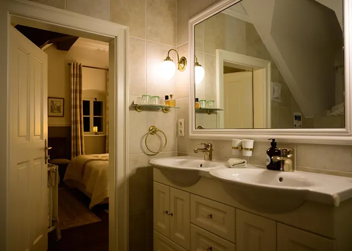 Itha's Secret Escape *